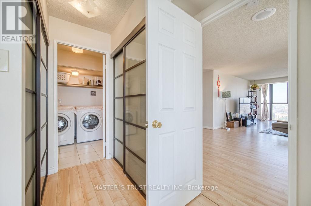 1409 - 255 Bamburgh Circle, Toronto (Steeles), Ontario  M1W 3T6 - Photo 12 - E12079489