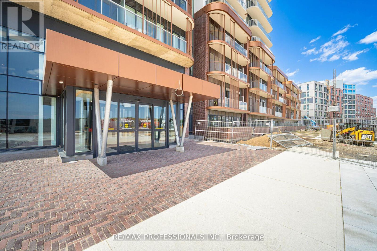 Property at 615 - 220 MISSINNHE WAY image 2
