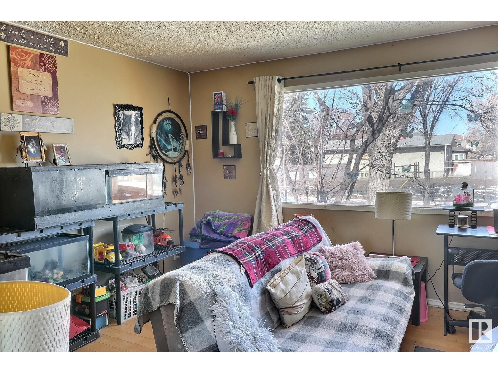 Property at 12315 128 AV NW image 4