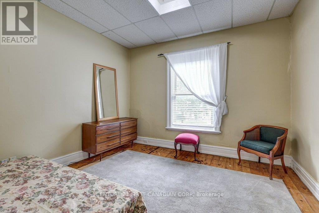 2 - 193 Waterloo Street, London East, Ontario  N6B 2N1 - Photo 2 - X12079527
