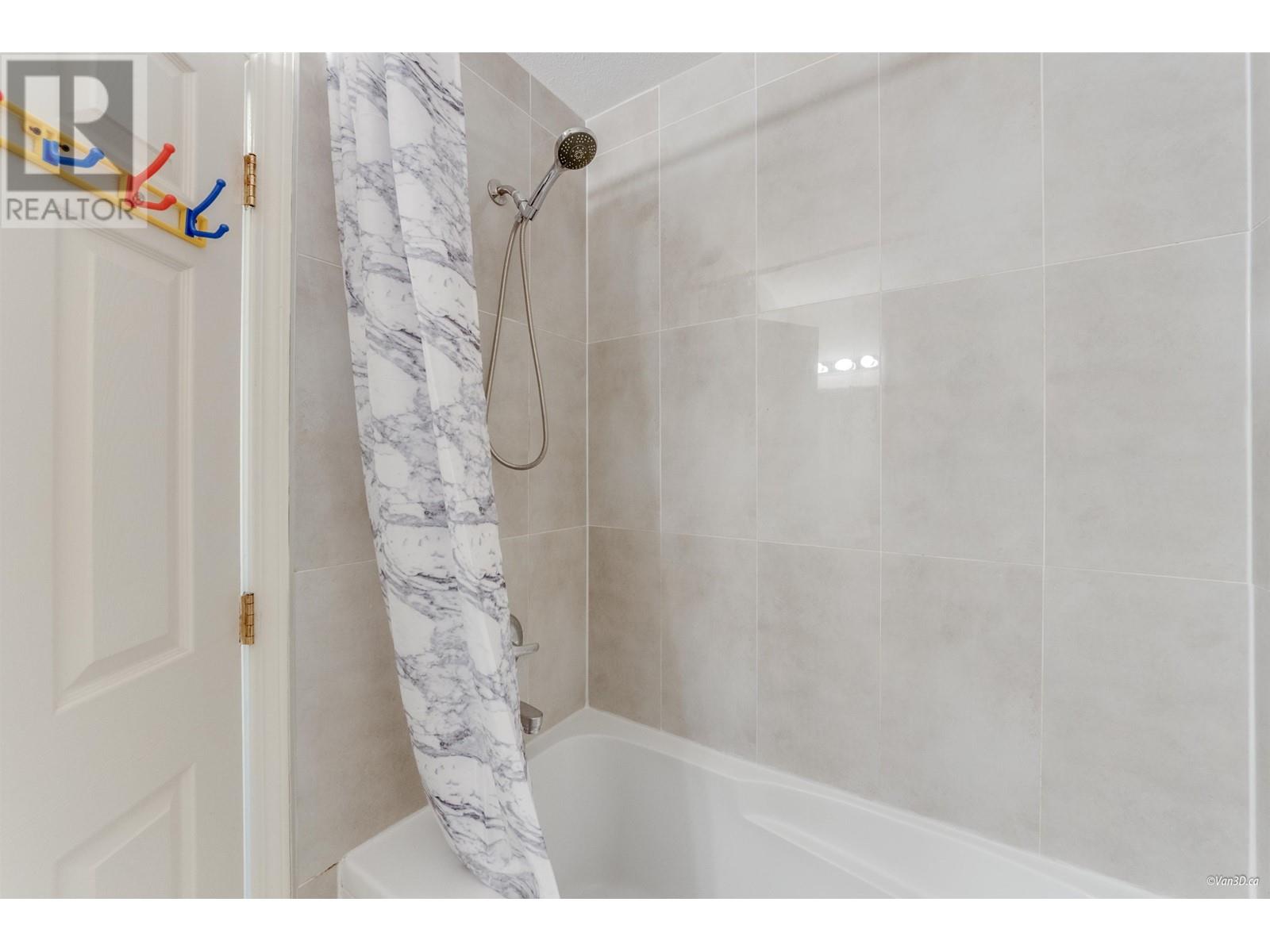 7351 12th Avenue, Burnaby, British Columbia  V3N 2J8 - Photo 12 - R2989582