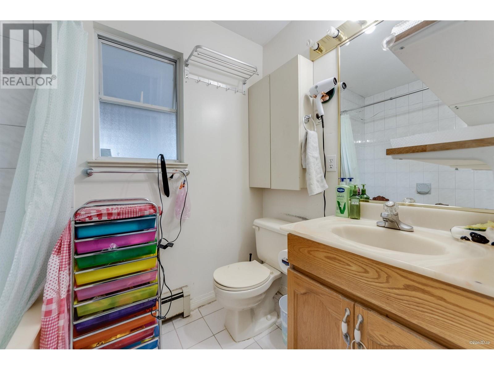 7351 12th Avenue, Burnaby, British Columbia  V3N 2J8 - Photo 29 - R2989582