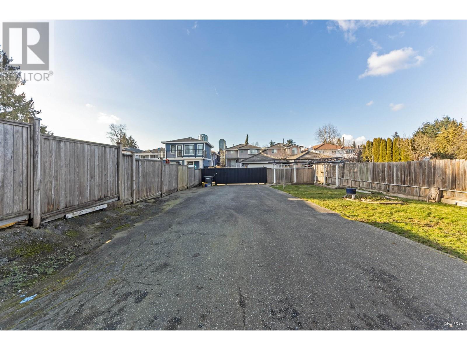 7351 12th Avenue, Burnaby, British Columbia  V3N 2J8 - Photo 35 - R2989582