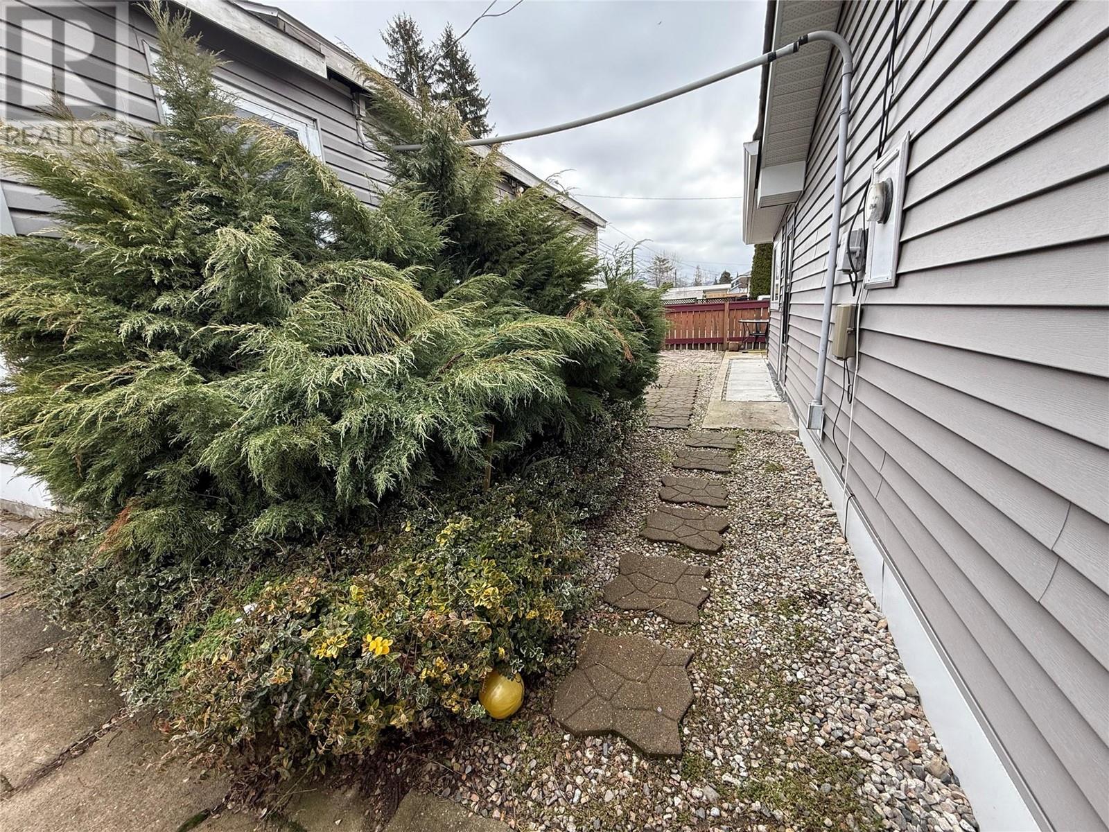 2195 Seventh Avenue, Trail, British Columbia  V1R 3C7 - Photo 33 - 10339486