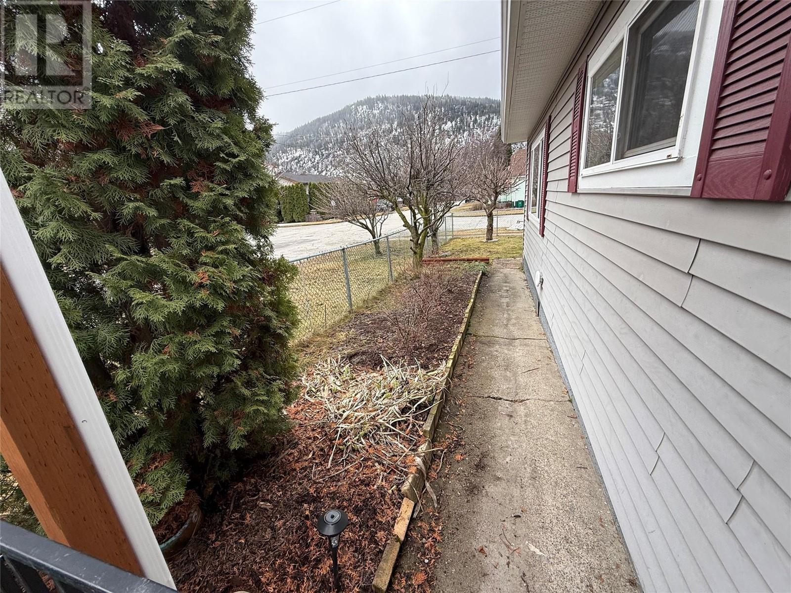 2195 Seventh Avenue, Trail, British Columbia  V1R 3C7 - Photo 31 - 10339486