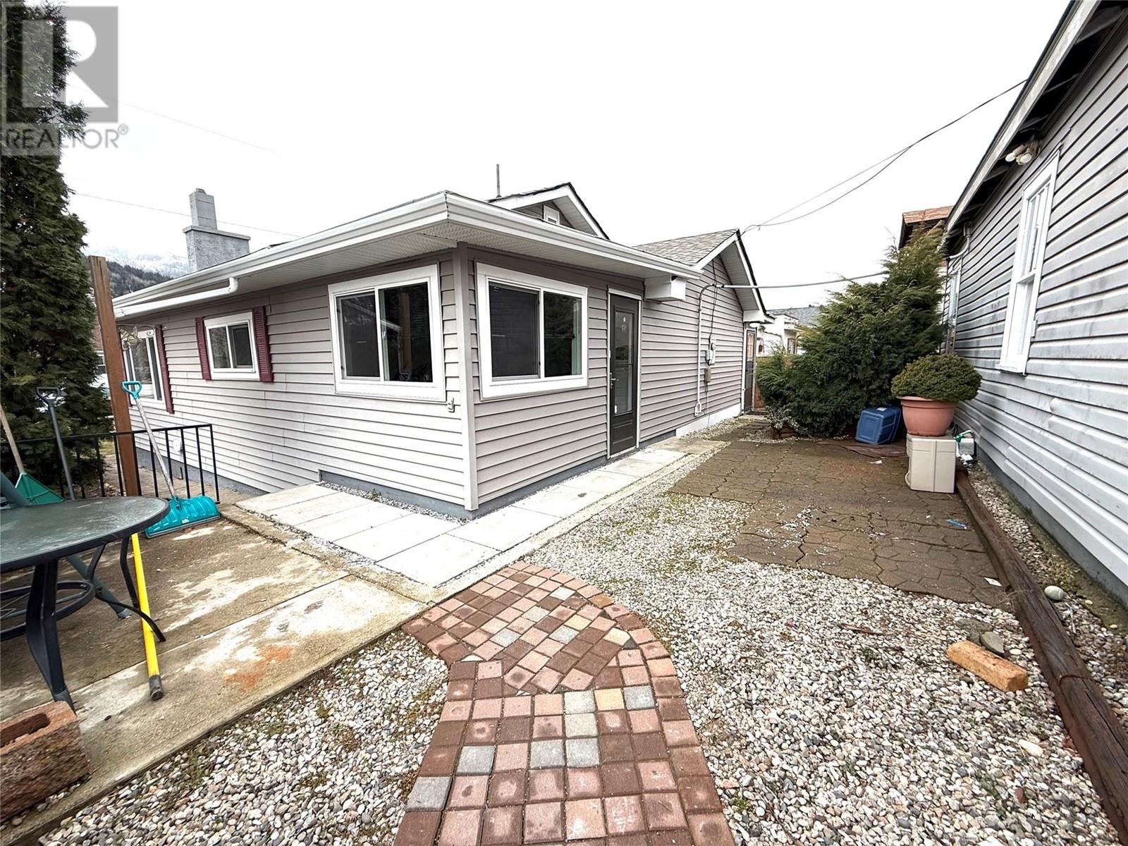 2195 Seventh Avenue, Trail, British Columbia  V1R 3C7 - Photo 32 - 10339486