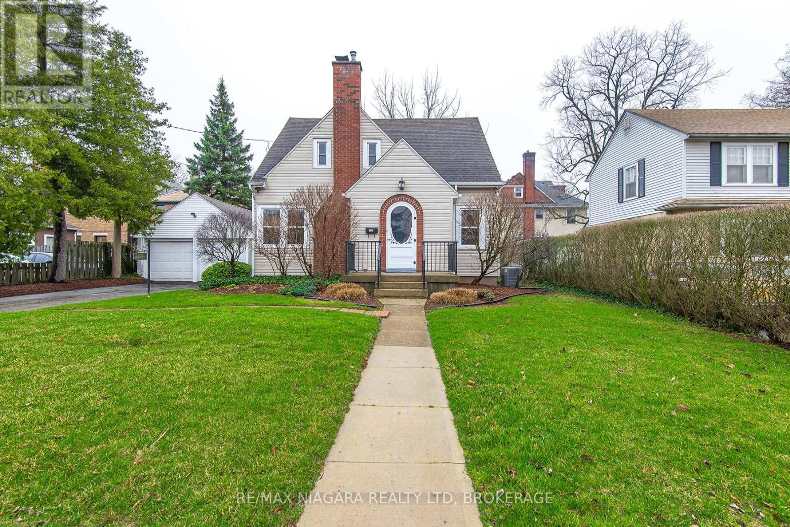 117 Church Street W, Welland, Ontario  L3C 4N8 - Photo 2 - X12079582