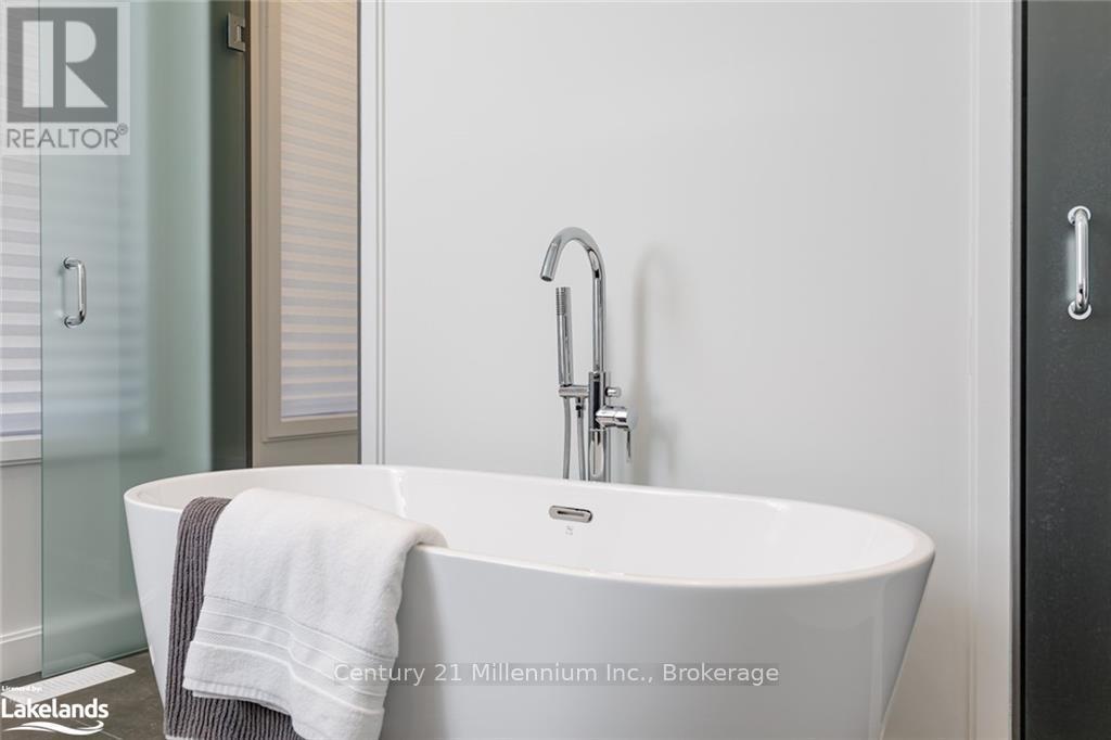 8705 Beachwood  Road, Wasaga Beach, Ontario  L9Z 2G5 - Photo 27 - S12079574
