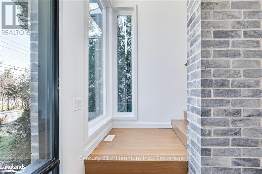 8705 Beachwood  Road, Wasaga Beach, Ontario  L9Z 2G5 - Photo 6 - S12079574