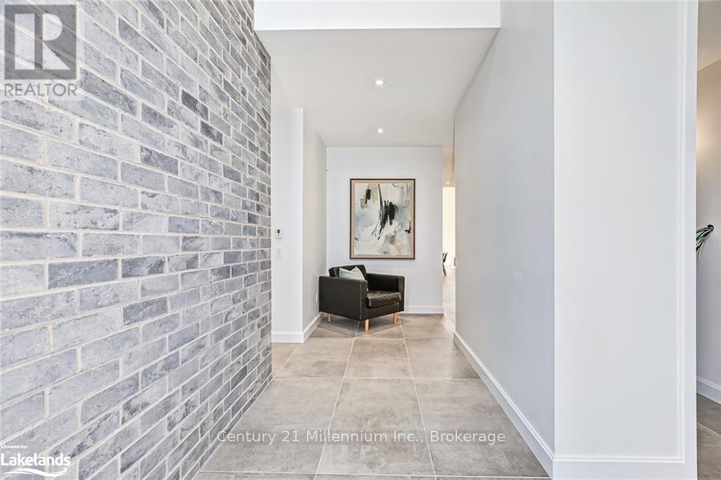 8705 Beachwood  Road, Wasaga Beach, Ontario  L9Z 2G5 - Photo 8 - S12079574