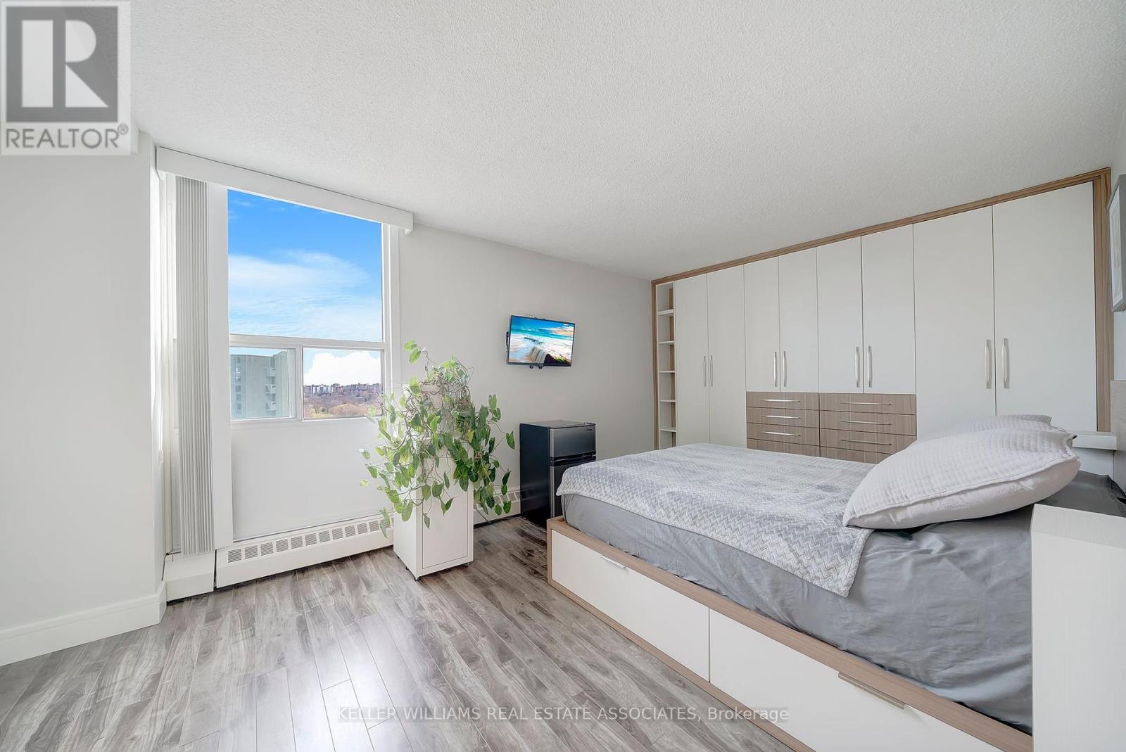 1406 - 335 Mill Road W, Toronto, Ontario  M9C 1Y6 - Photo 16 - W12074319