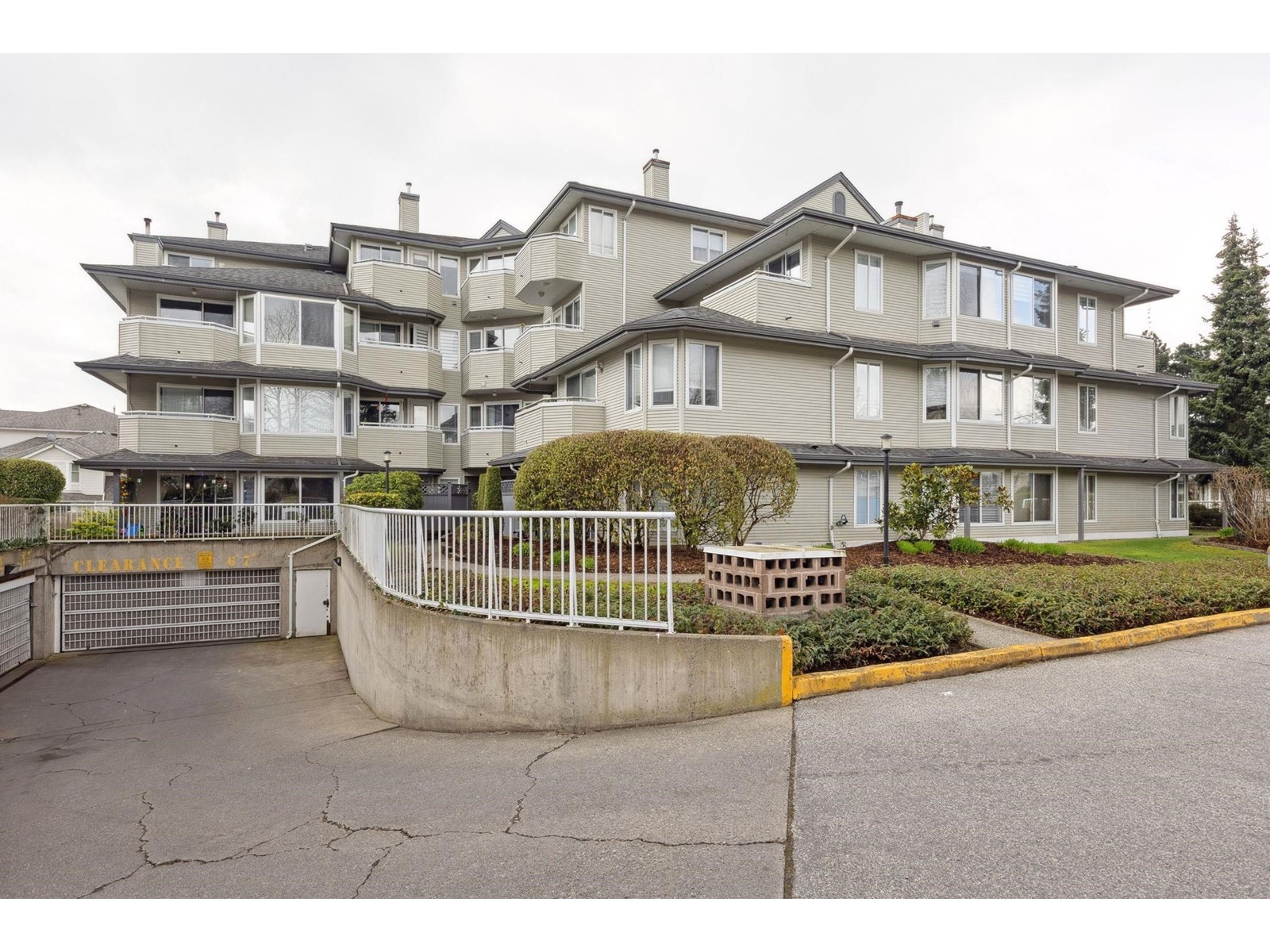 Property at 304 12130 80 AVENUE image 3