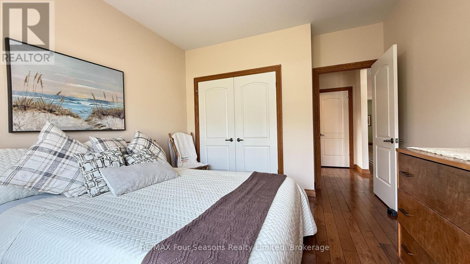 229 S Rankin Street, Saugeen Shores, Ontario  N0H 2L0 - Photo 18 - X12062589
