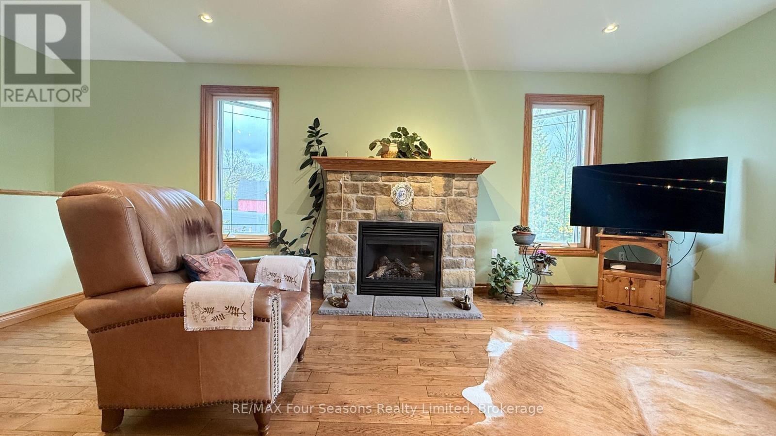 229 S Rankin Street, Saugeen Shores, Ontario  N0H 2L0 - Photo 27 - X12062589