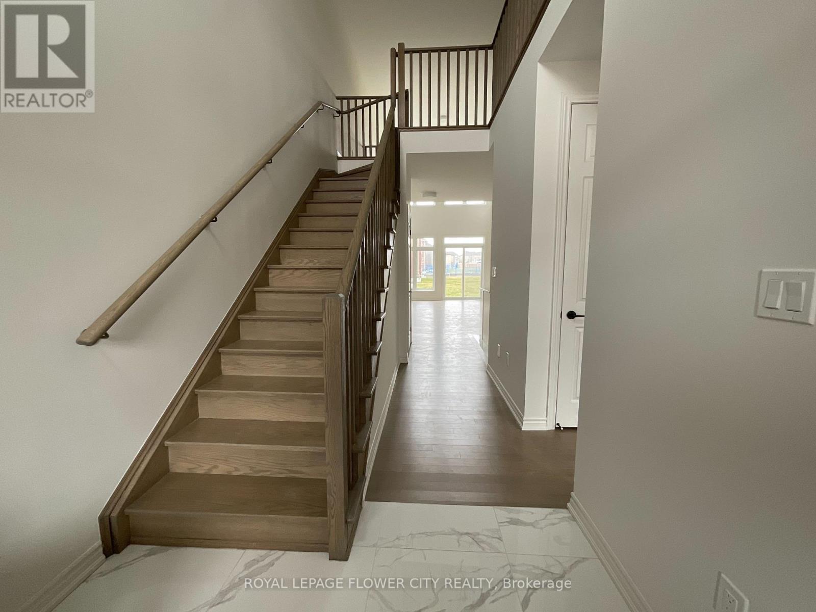 8 Mayapple Street, Adjala-Tosorontio, Ontario  L0G 1W0 - Photo 7 - N12079603