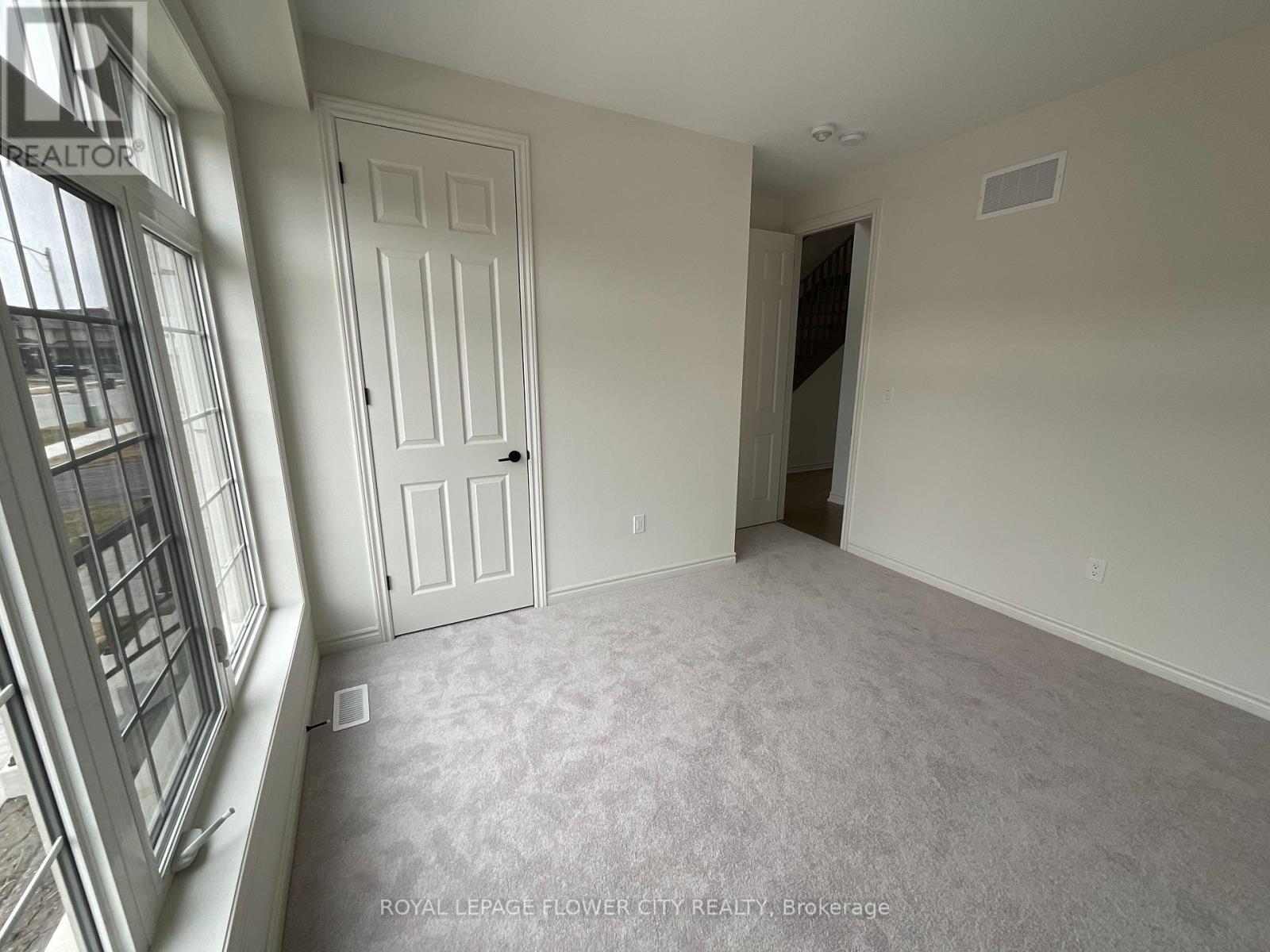 8 Mayapple Street, Adjala-Tosorontio, Ontario  L0G 1W0 - Photo 8 - N12079603