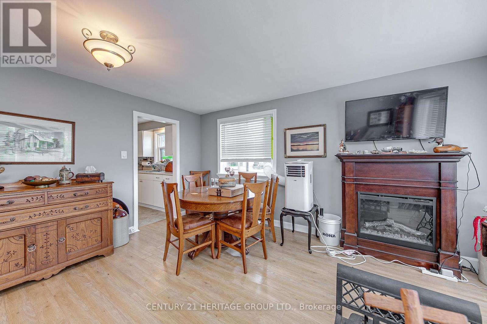 36 Puget Street, Barrie, Ontario  L4M 4N2 - Photo 12 - S12079596