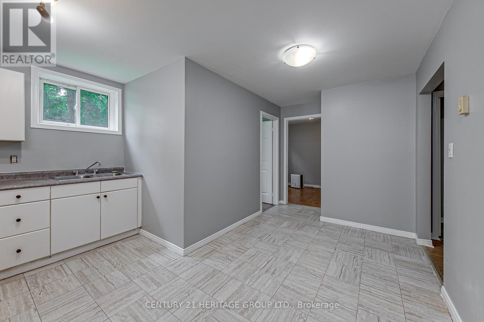 36 Puget Street, Barrie, Ontario  L4M 4N2 - Photo 18 - S12079596