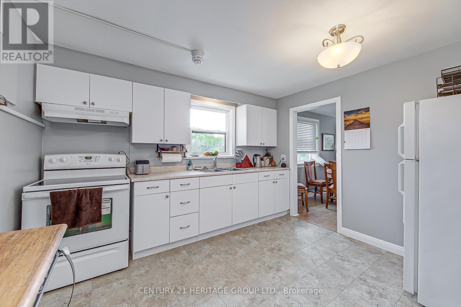 36 Puget Street, Barrie, Ontario  L4M 4N2 - Photo 39 - S12079596