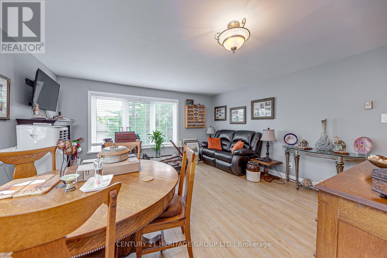 36 Puget Street, Barrie, Ontario  L4M 4N2 - Photo 9 - S12079596