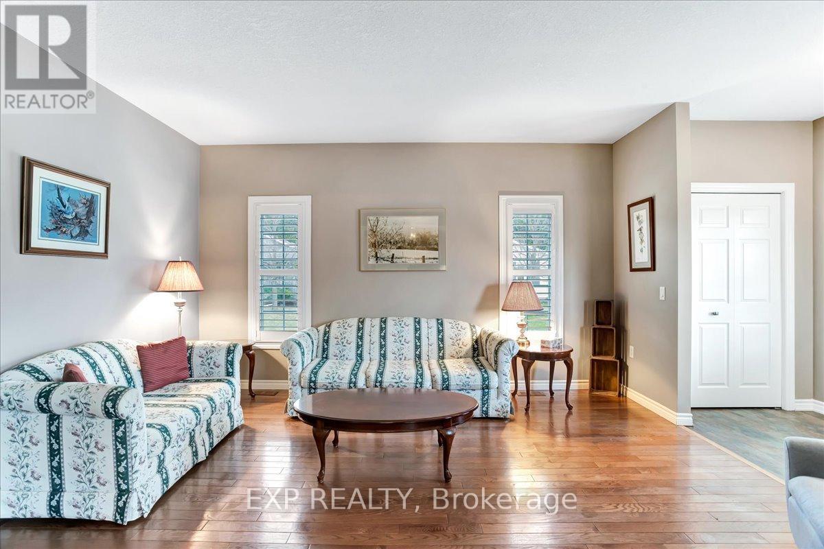 10 Atlantic Avenue, Wasaga Beach, Ontario  L9Z 3A8 - Photo 7 - S12079600