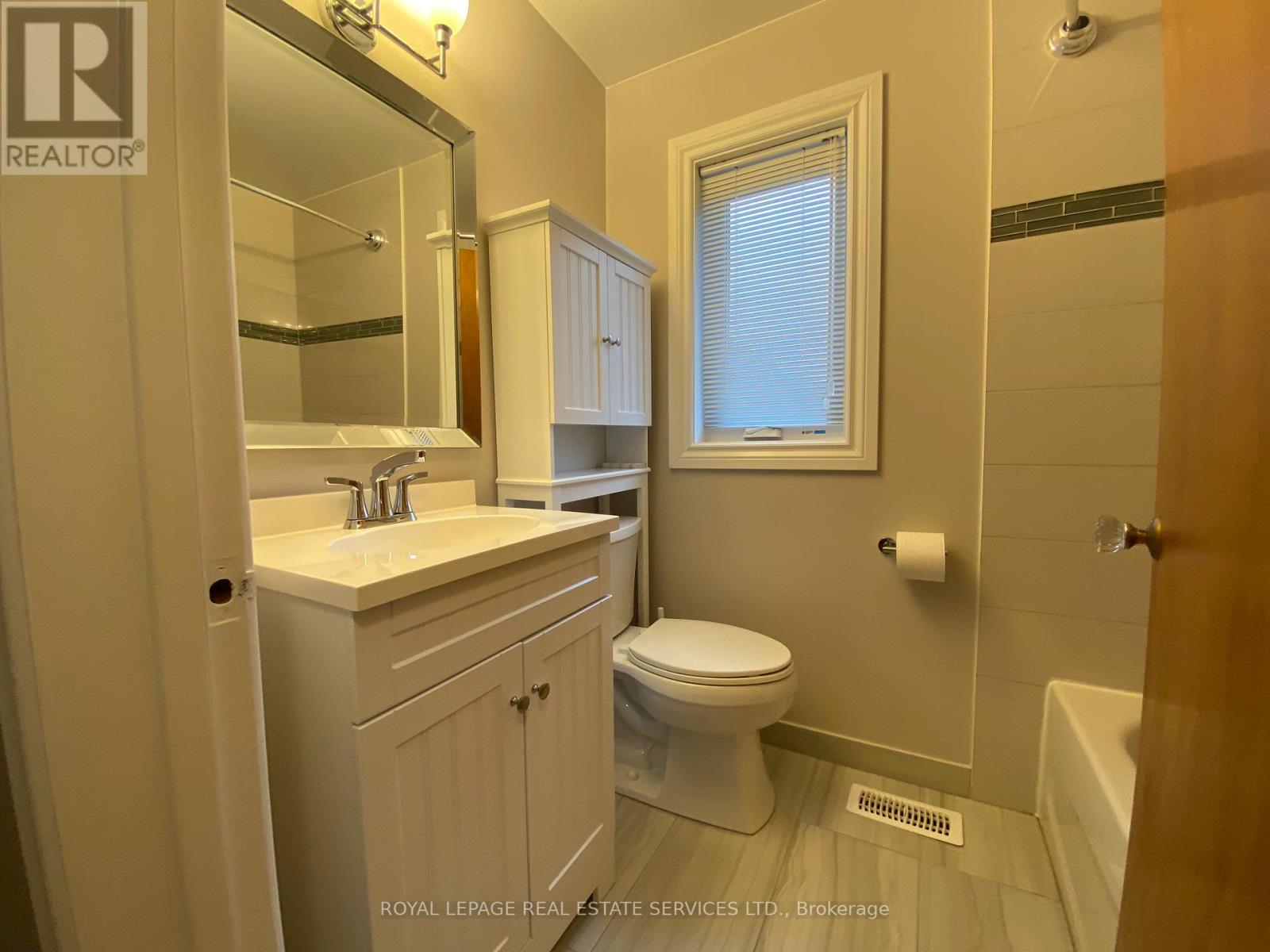2nd Floor - 132 Edinborough Court, Toronto, Ontario  M6N 2E8 - Photo 5 - W12079591