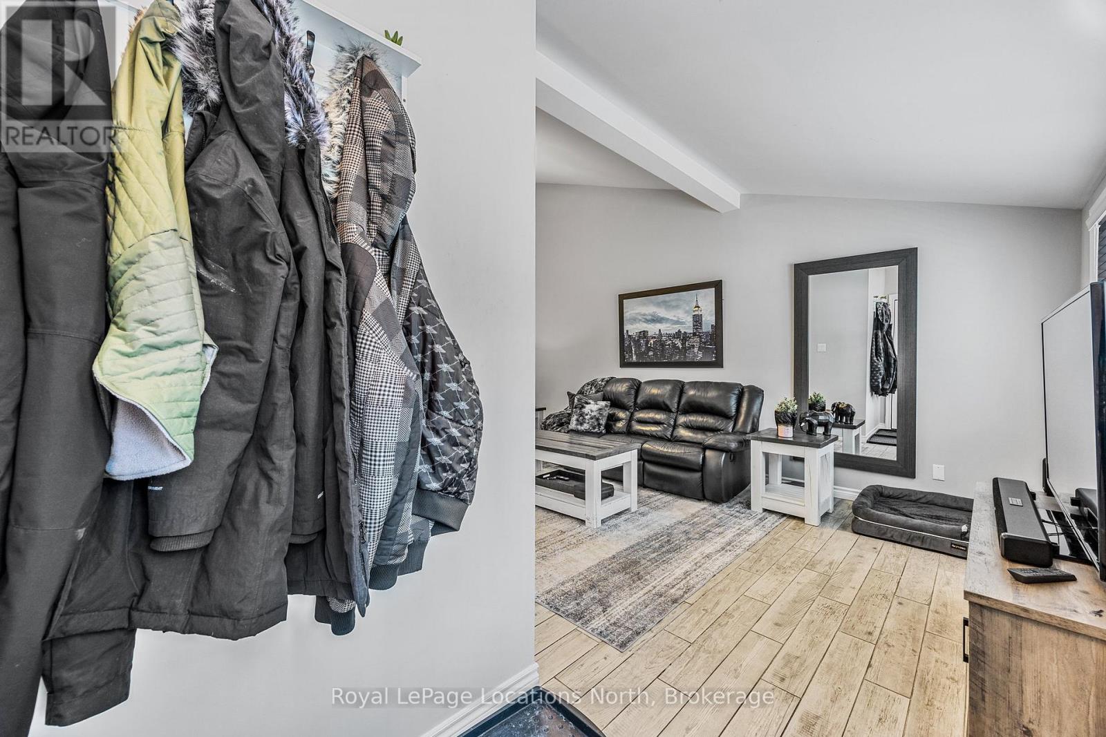 40 Savarin Street, Wasaga Beach, Ontario  L9Z 2N8 - Photo 4 - S12079617