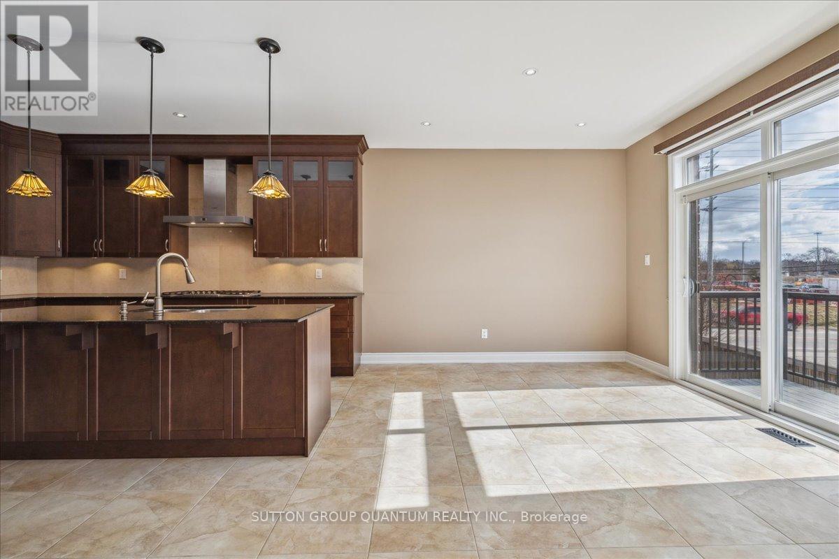 32 Harborn Road, Mississauga, Ontario  L5B 1A4 - Photo 12 - W12079615