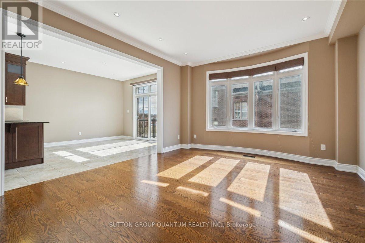 32 Harborn Road, Mississauga, Ontario  L5B 1A4 - Photo 15 - W12079615