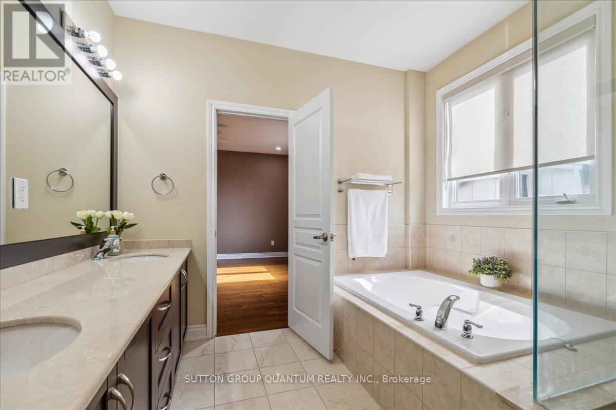 32 Harborn Road, Mississauga, Ontario  L5B 1A4 - Photo 26 - W12079615