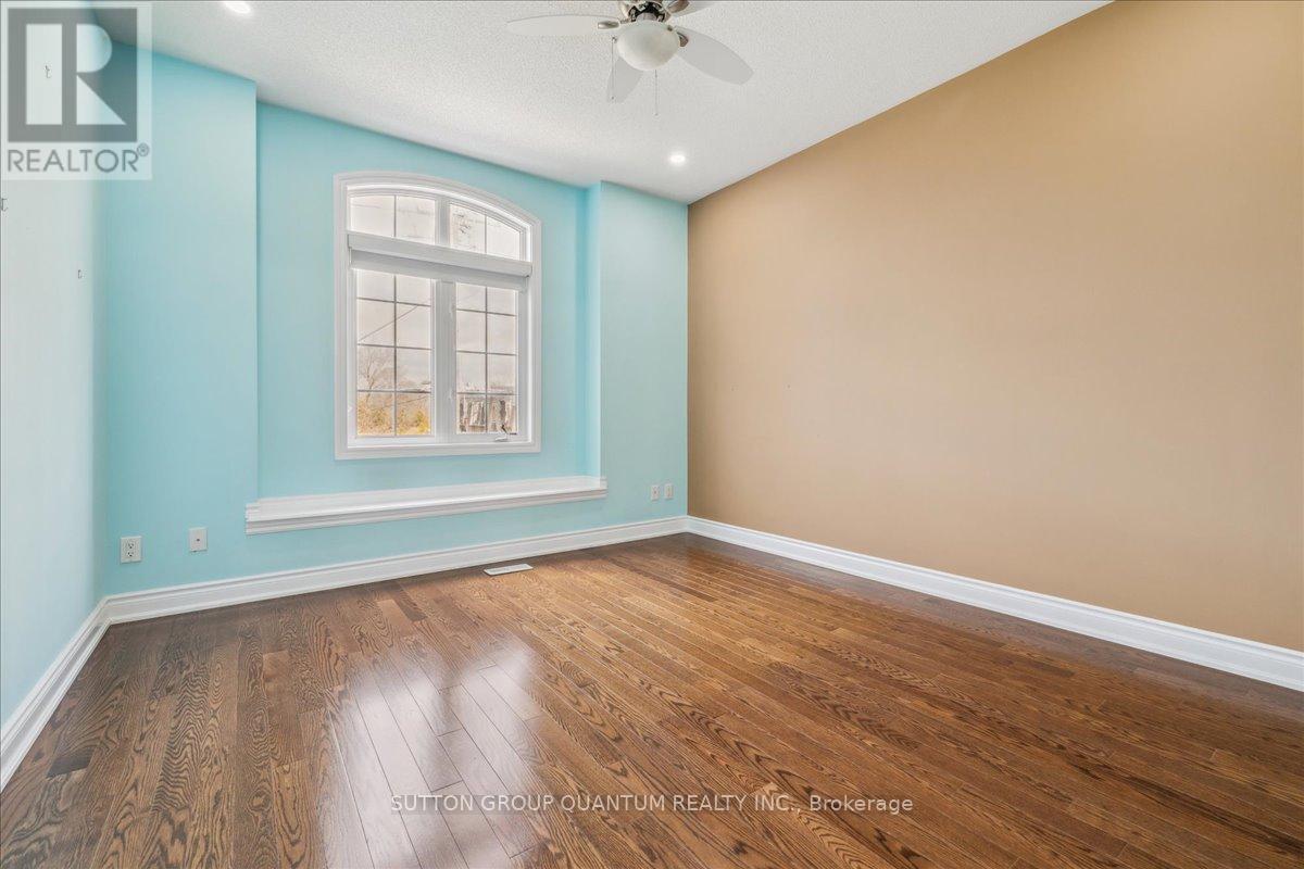 32 Harborn Road, Mississauga, Ontario  L5B 1A4 - Photo 29 - W12079615
