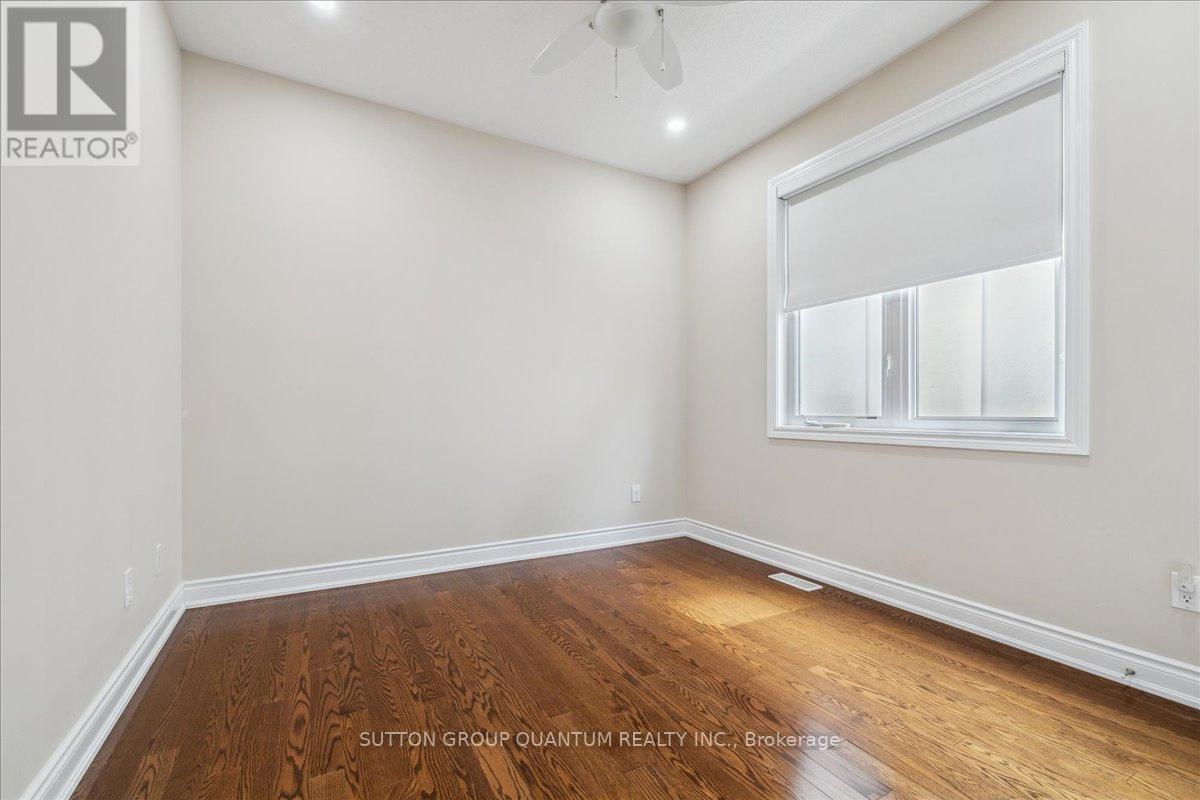 32 Harborn Road, Mississauga, Ontario  L5B 1A4 - Photo 34 - W12079615