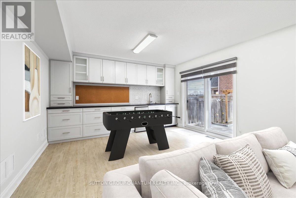 32 Harborn Road, Mississauga, Ontario  L5B 1A4 - Photo 37 - W12079615