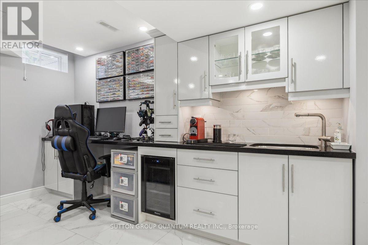 32 Harborn Road, Mississauga, Ontario  L5B 1A4 - Photo 43 - W12079615