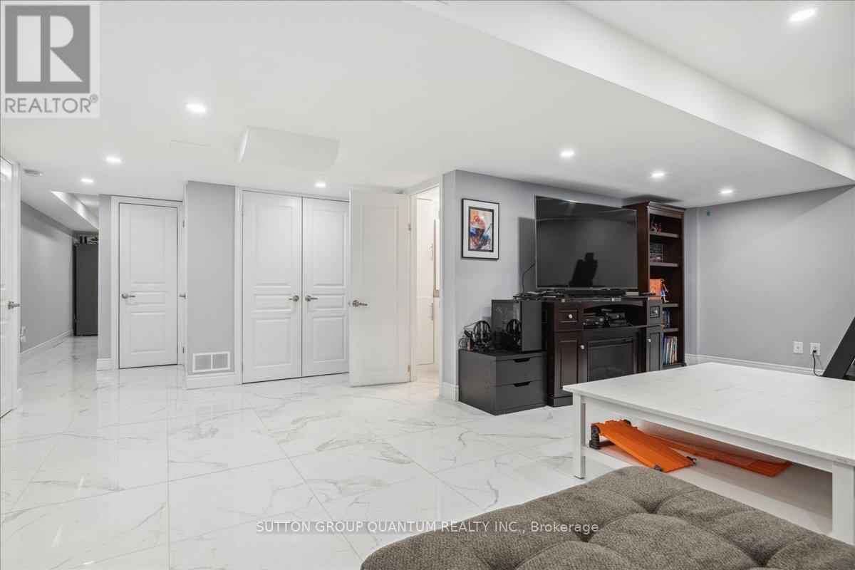 32 Harborn Road, Mississauga, Ontario  L5B 1A4 - Photo 44 - W12079615