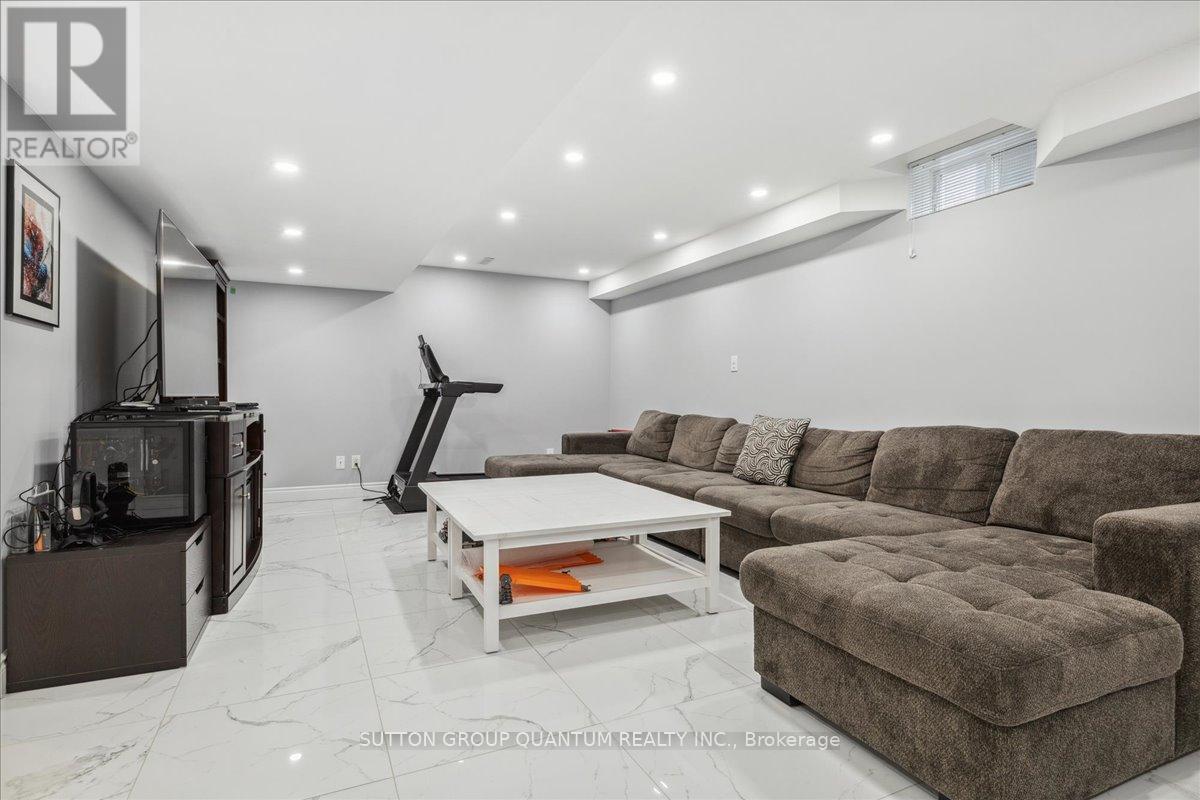32 Harborn Road, Mississauga, Ontario  L5B 1A4 - Photo 45 - W12079615