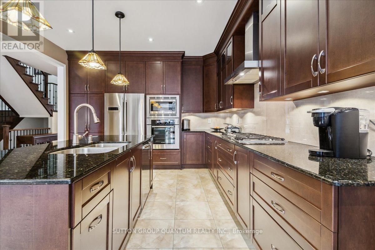32 Harborn Road, Mississauga, Ontario  L5B 1A4 - Photo 9 - W12079615