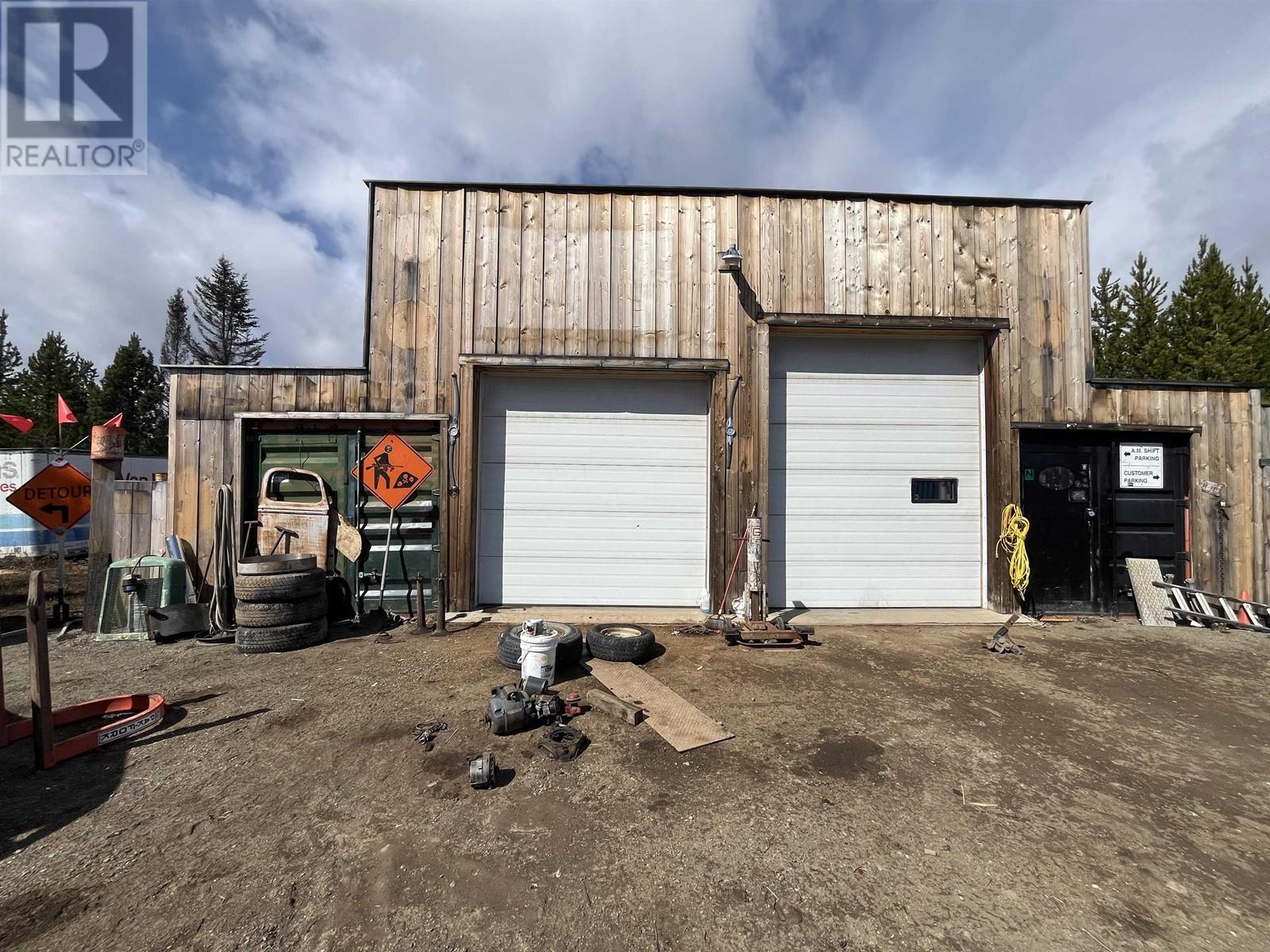 6518 Foothills Road, 100 Mile House, British Columbia  V0K 2E3 - Photo 32 - R2989481