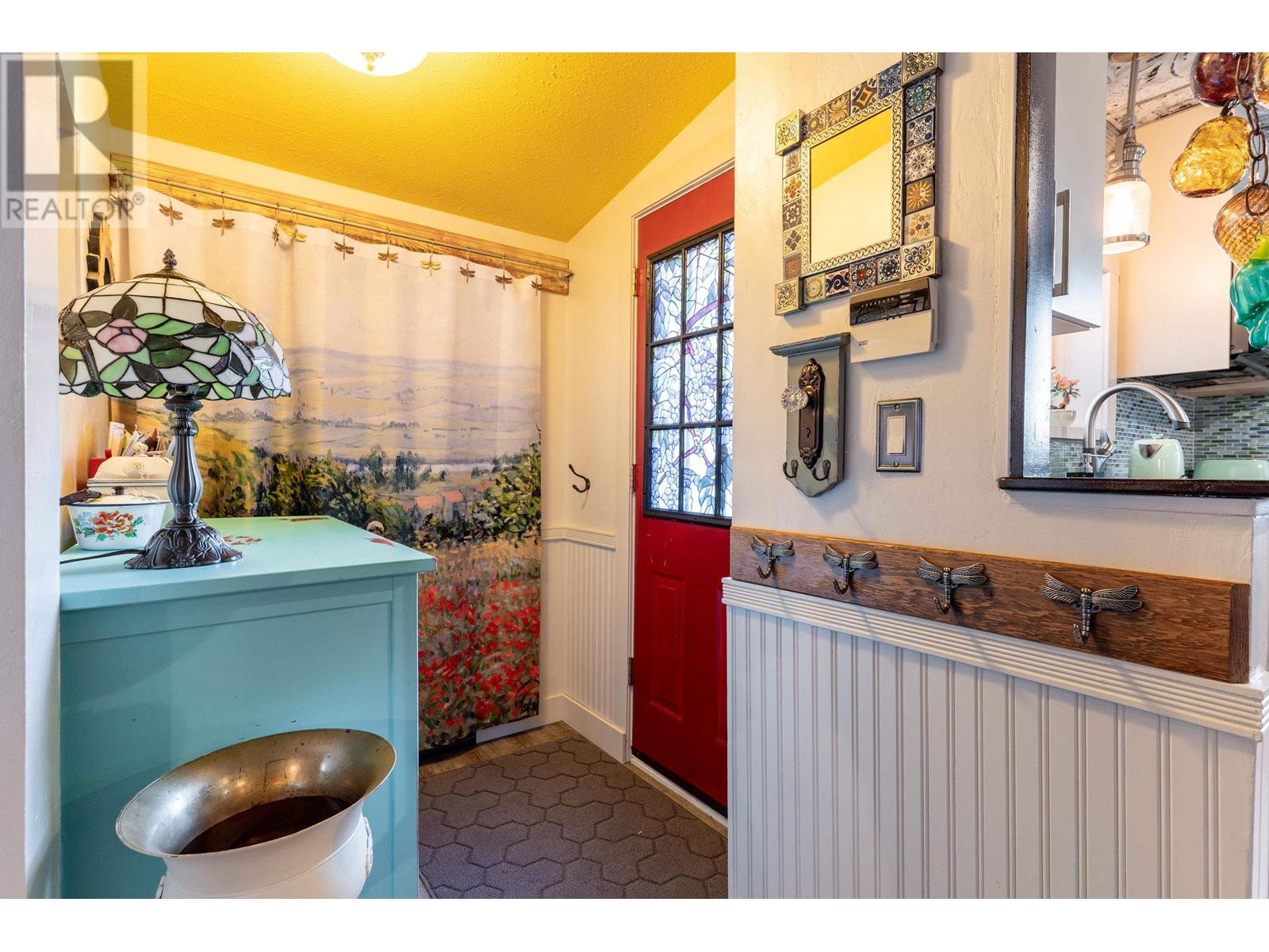 2212 Brookmount Avenue, Coquitlam, British Columbia  V3J 6V5 - Photo 2 - R2989260