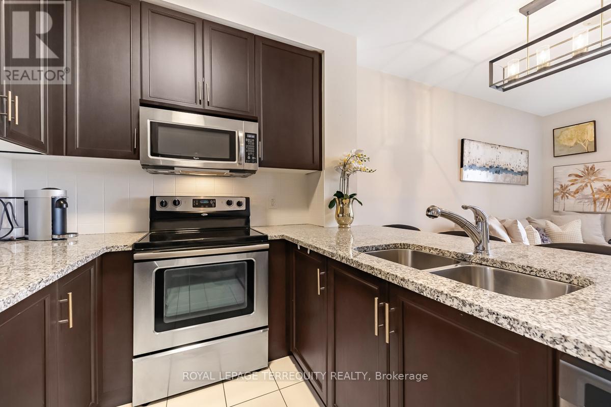 1015 - 9245 Jane Street, Vaughan (Maple), Ontario  L6A 0J9 - Photo 6 - N12079666