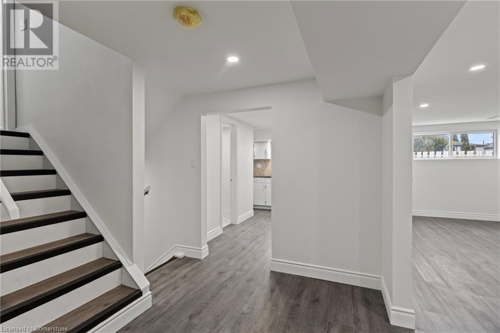 19 Quarry Court, Hamilton, Ontario  L9C 6L7 - Photo 6 - 40716464