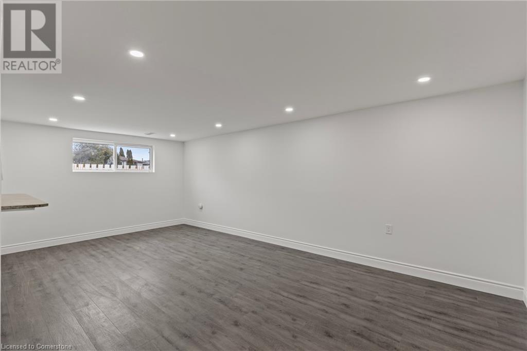 19 Quarry Court, Hamilton, Ontario  L9C 6L7 - Photo 8 - 40716464