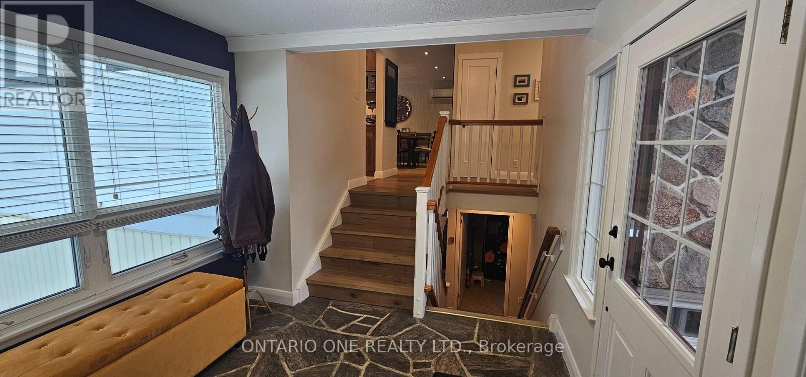Property at 355 GREAVETTE STREET image 4