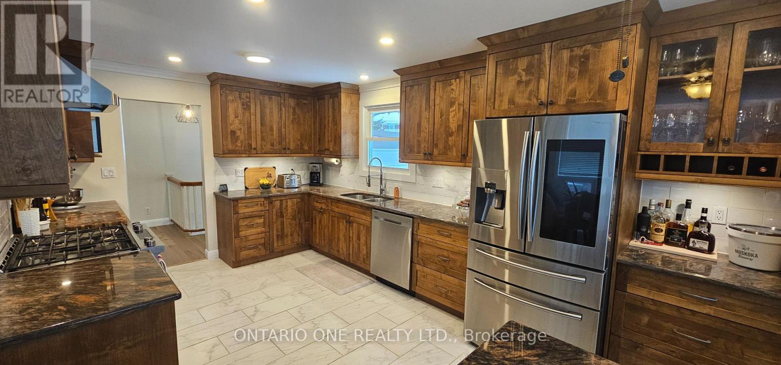 Property at 355 GREAVETTE STREET image 5