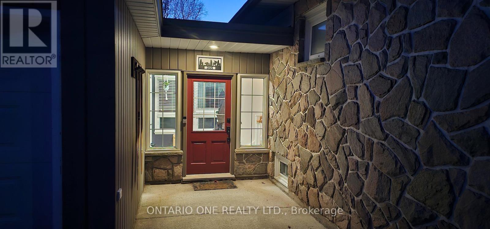 Property at 355 GREAVETTE STREET image 2