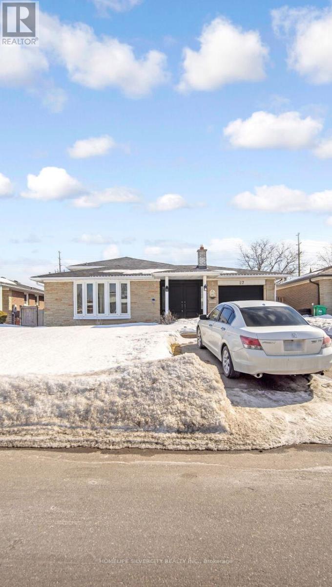 Property at 27 CALDWELL CRESCENT image 2