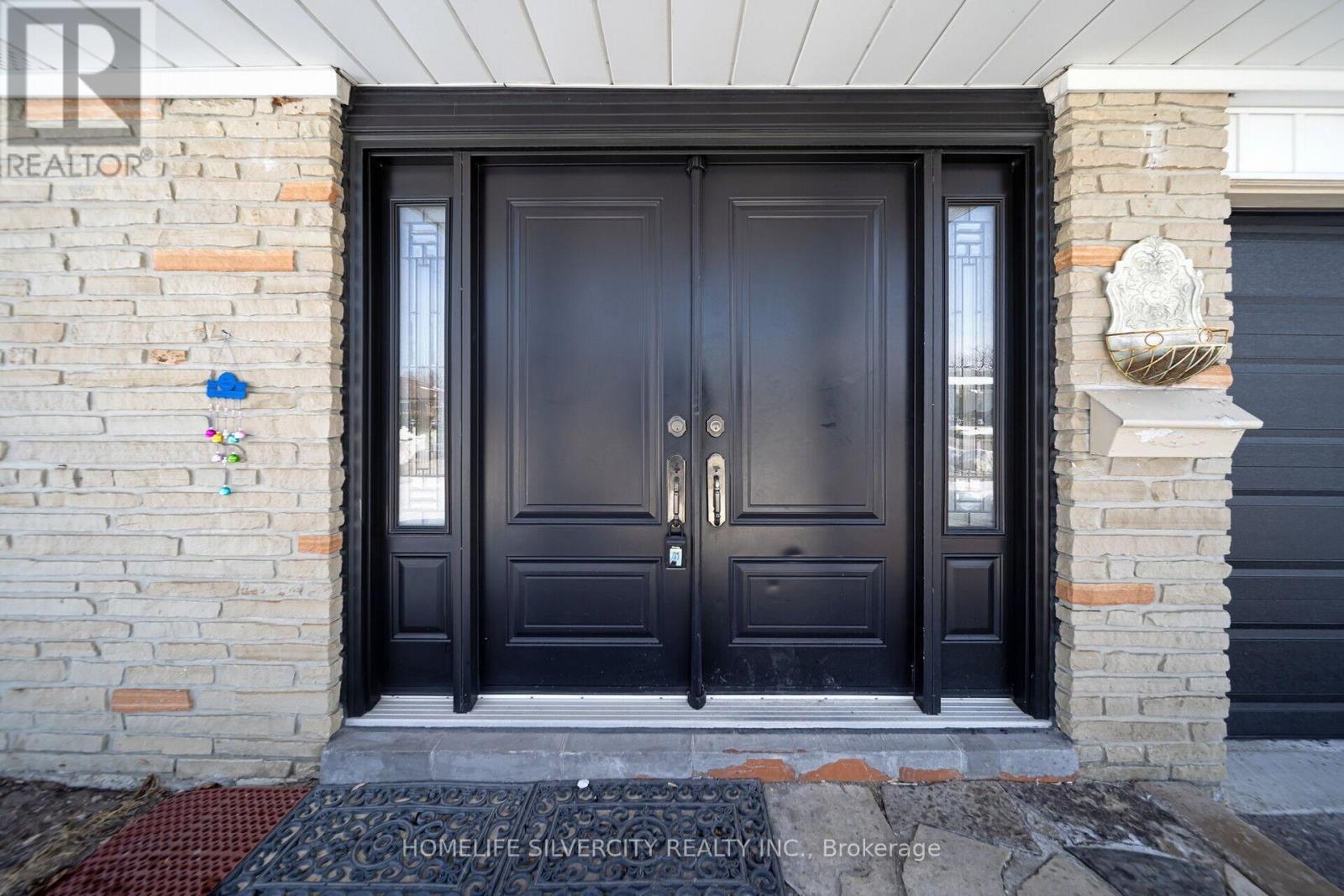 Property at 27 CALDWELL CRESCENT image 3