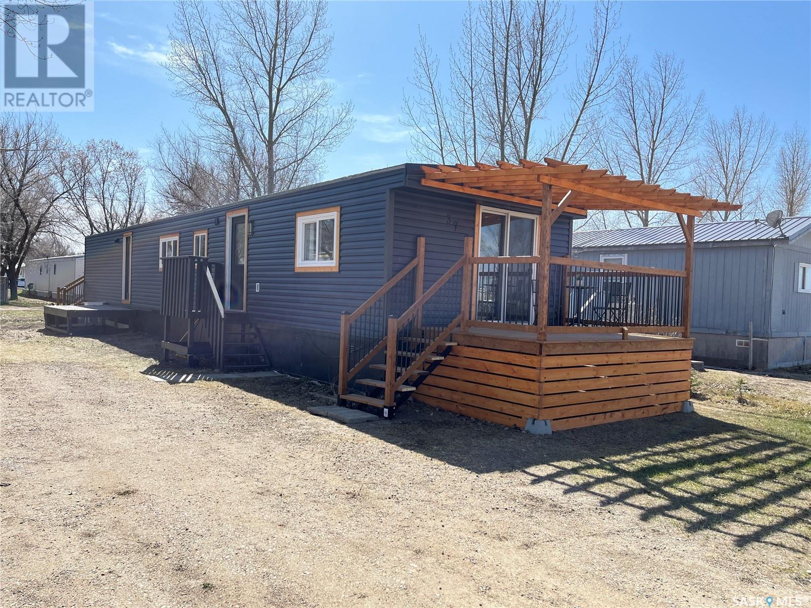 Cypress Mobile Home Park, Maple Creek, Saskatchewan  S0N 1N0 - Photo 1 - SK002546