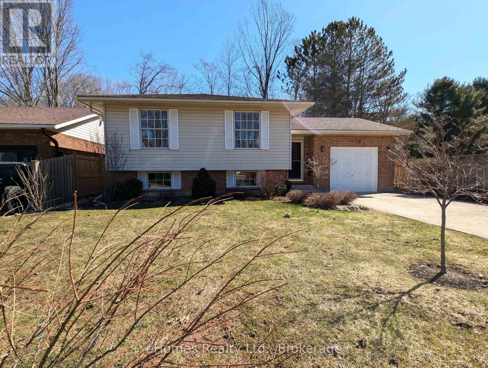 170 5th Avenue E, Owen Sound, Ontario  N4K 6C7 - Photo 2 - X12079544
