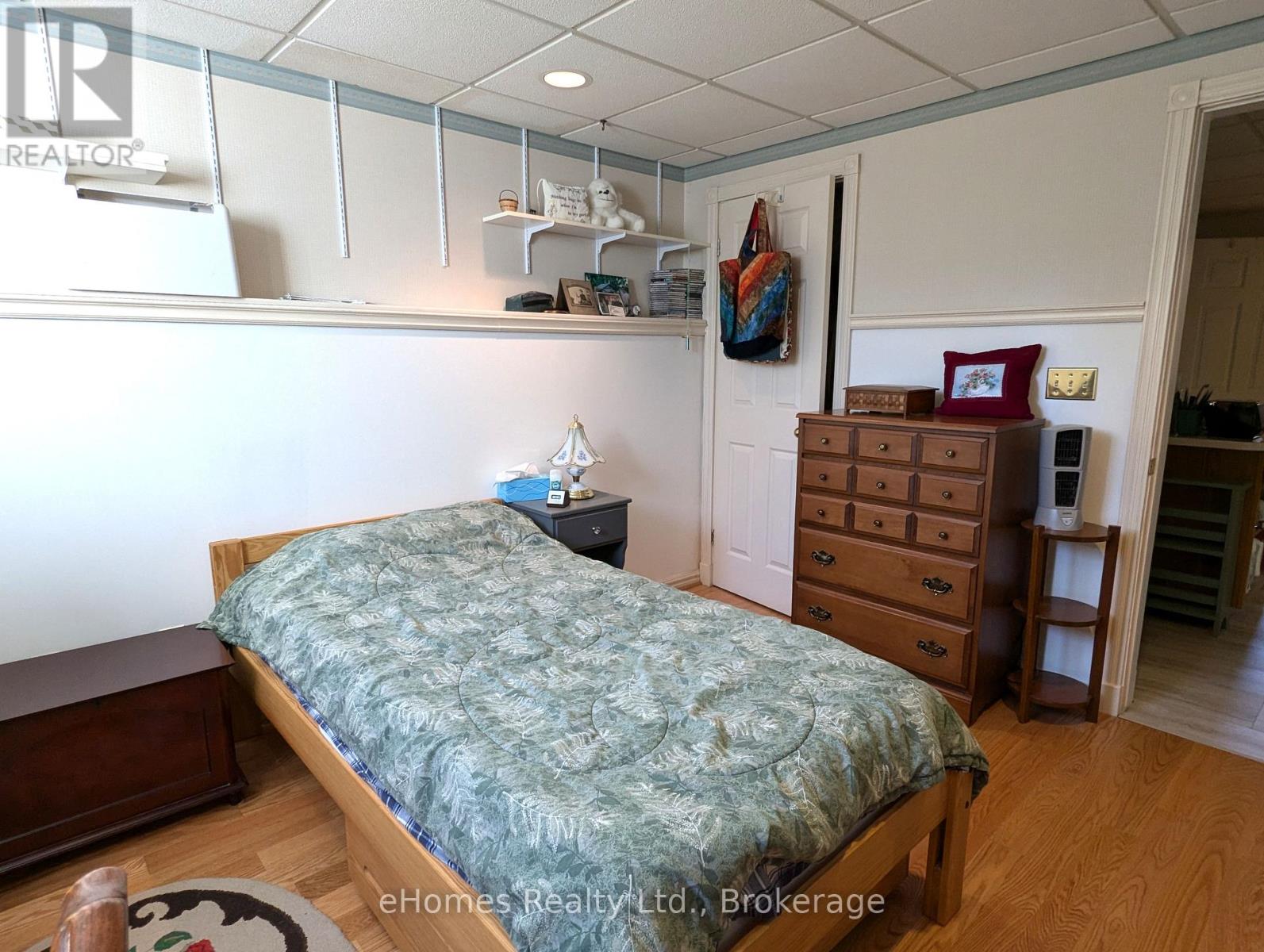 170 5th Avenue E, Owen Sound, Ontario  N4K 6C7 - Photo 38 - X12079544